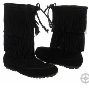 COPY - Minnetonka Dawson Double Fringe Boot Black S:10